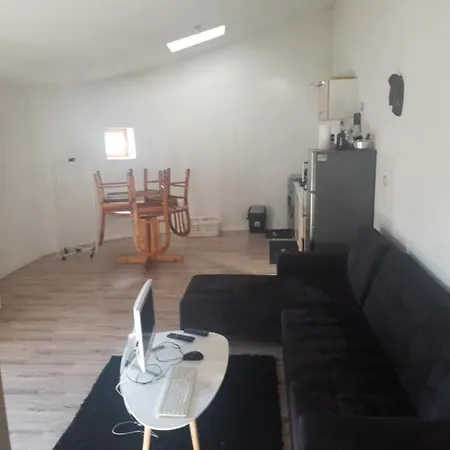 Apartment F1 Meuble 3 Personnes Aubenas